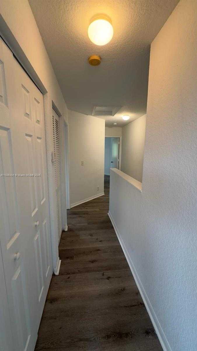 Small Image of 2487 CORDOBA BND, Weston Number 18