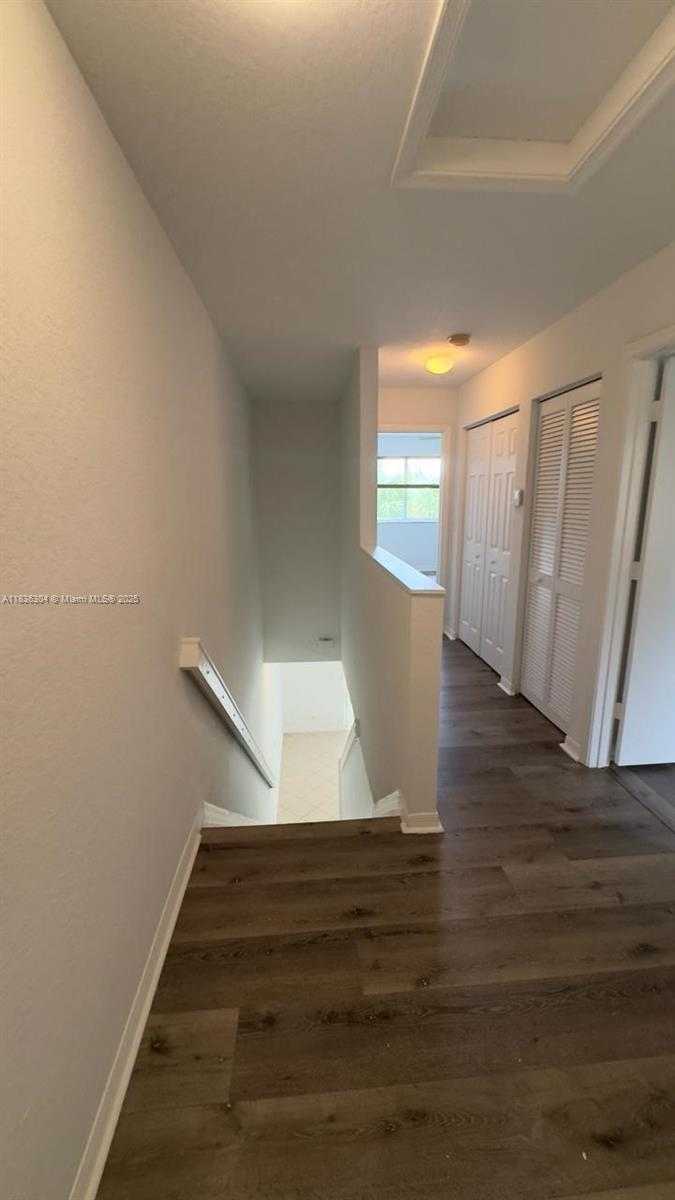 Small Image of 2487 CORDOBA BND, Weston Number 23