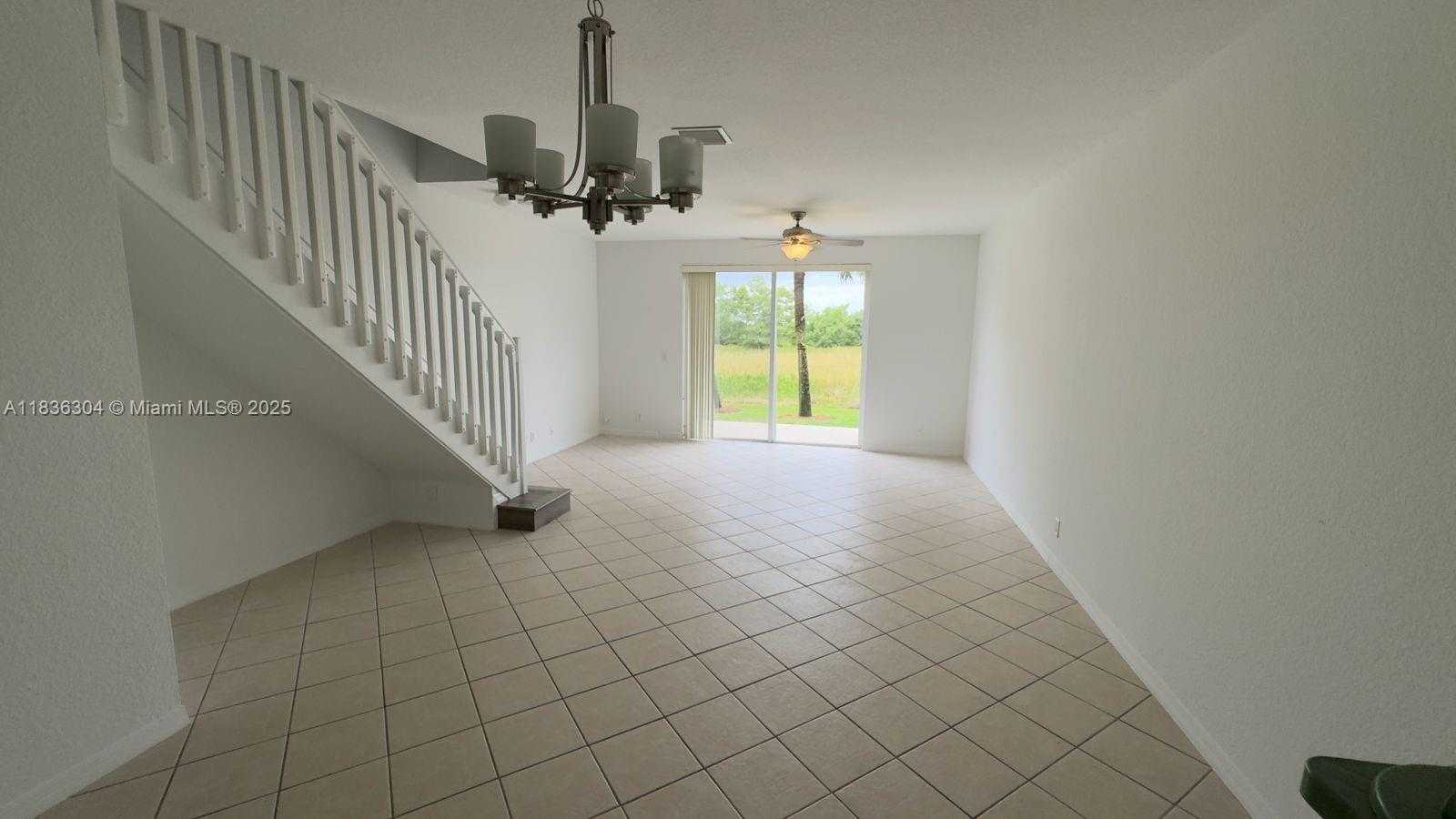 Small Image of 2487 CORDOBA BND, Weston Number 32