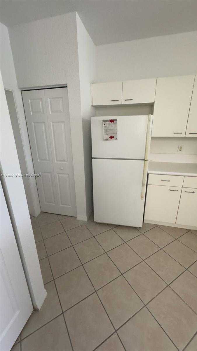 Small Image of 2487 CORDOBA BND, Weston Number 33