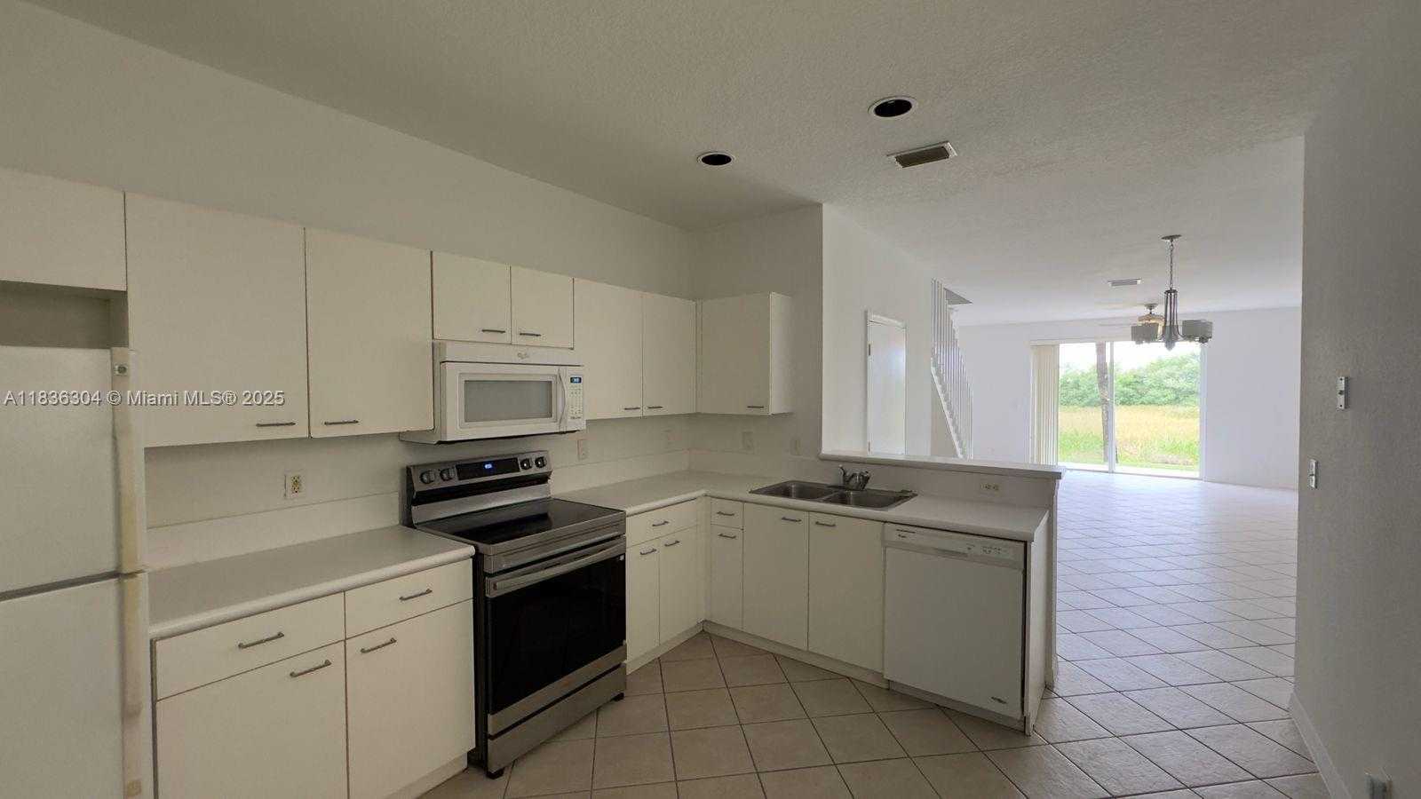 Small Image of 2487 CORDOBA BND, Weston Number 34