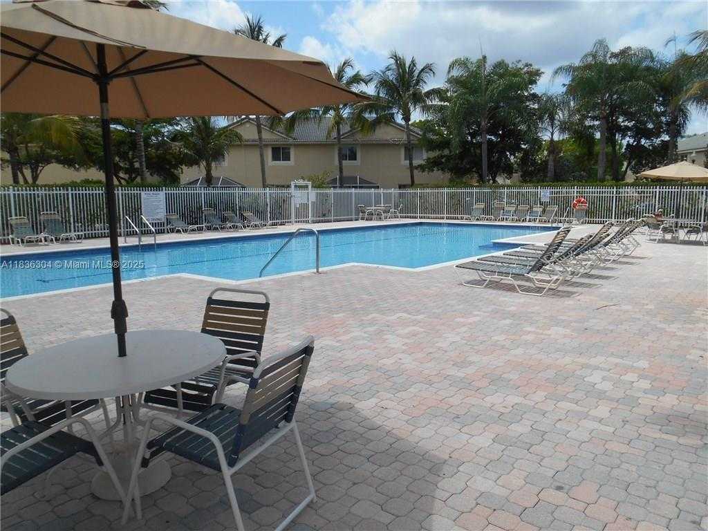 Small Image of 2487 CORDOBA BND, Weston Number 37