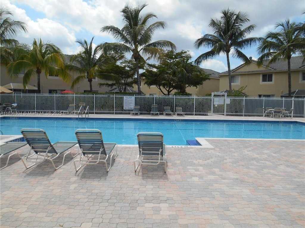 Small Image of 2487 CORDOBA BND, Weston Number 38