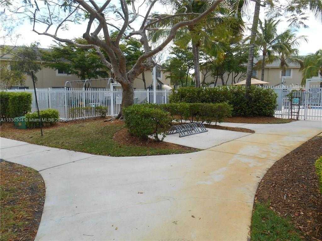 Small Image of 2487 CORDOBA BND, Weston Number 41