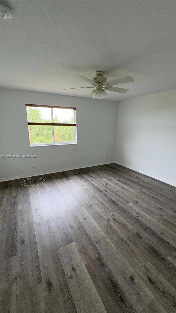 Small Image of 2487 CORDOBA BND, Weston Number 9