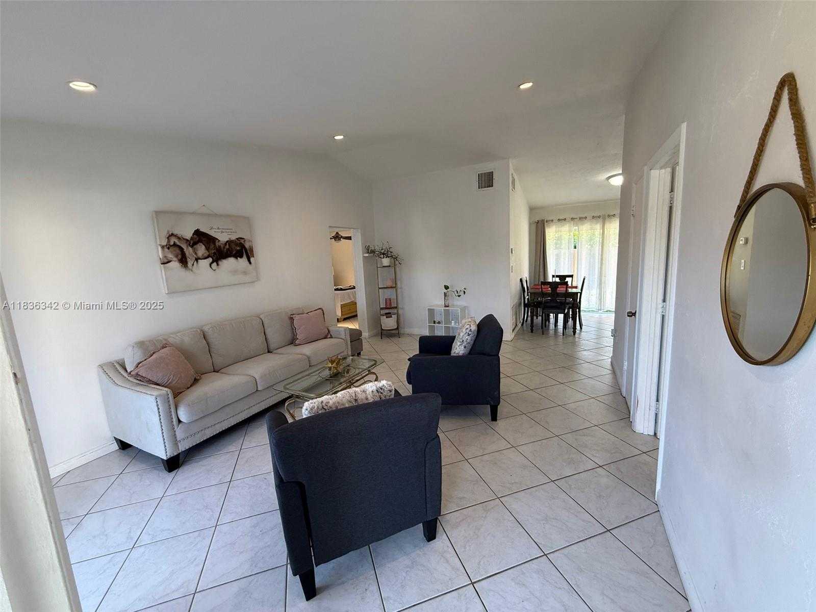 Small Image of 12413 SOUTH WEST 112TH TER, Miami Number 10