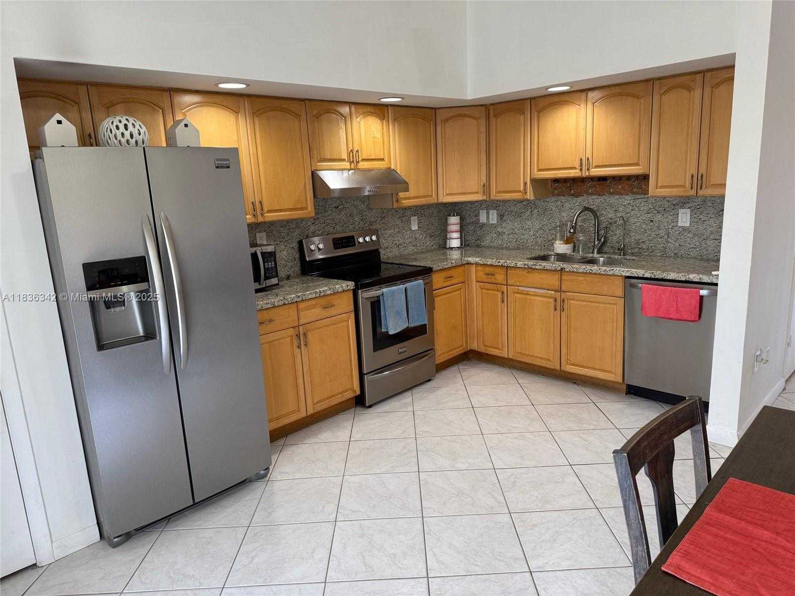 Small Image of 12413 SOUTH WEST 112TH TER, Miami Number 5