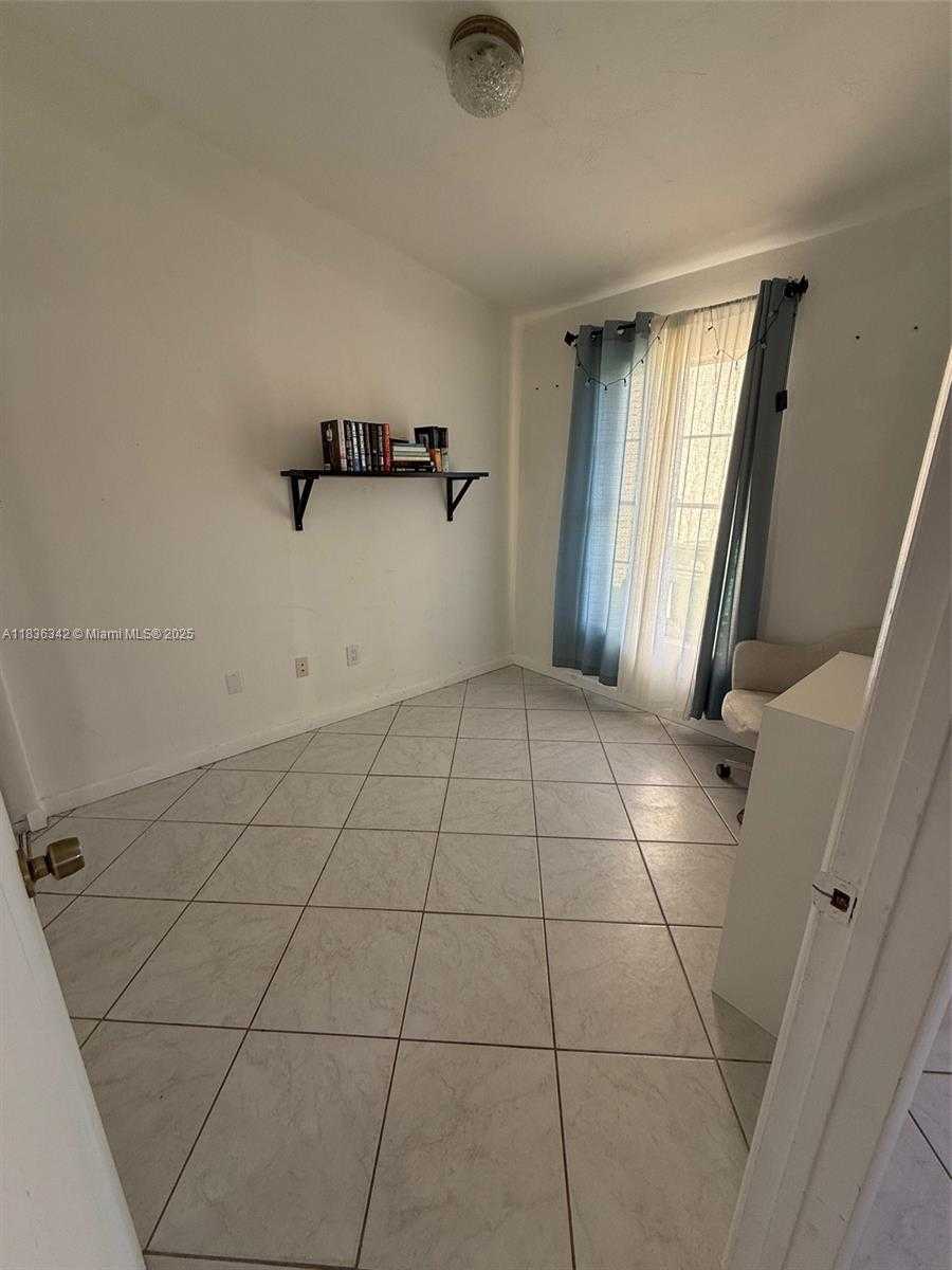 Small Image of 12413 SOUTH WEST 112TH TER, Miami Number 7