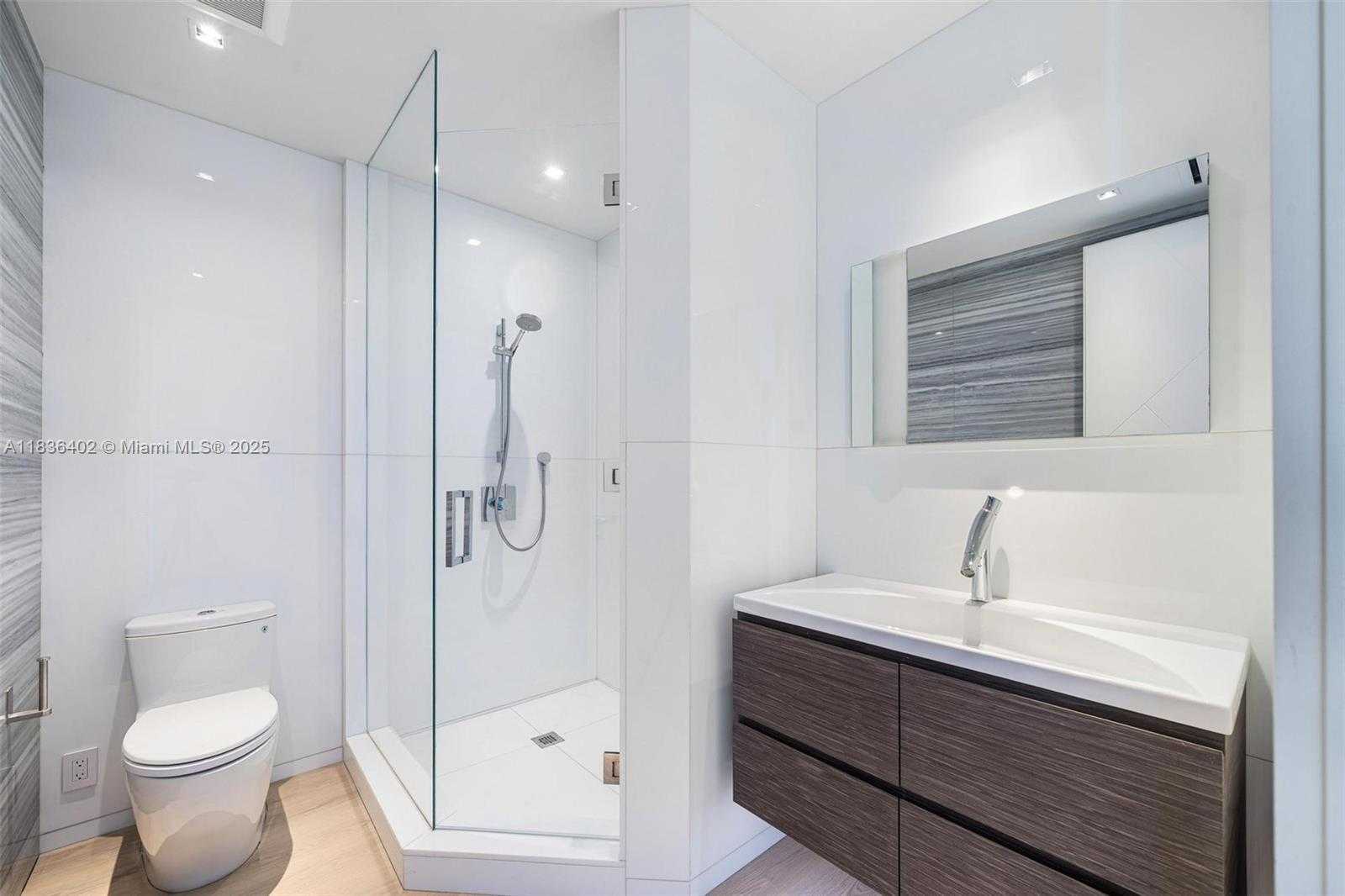 Small Image of 5959 COLLINS AVE #705, Miami Beach Number 18