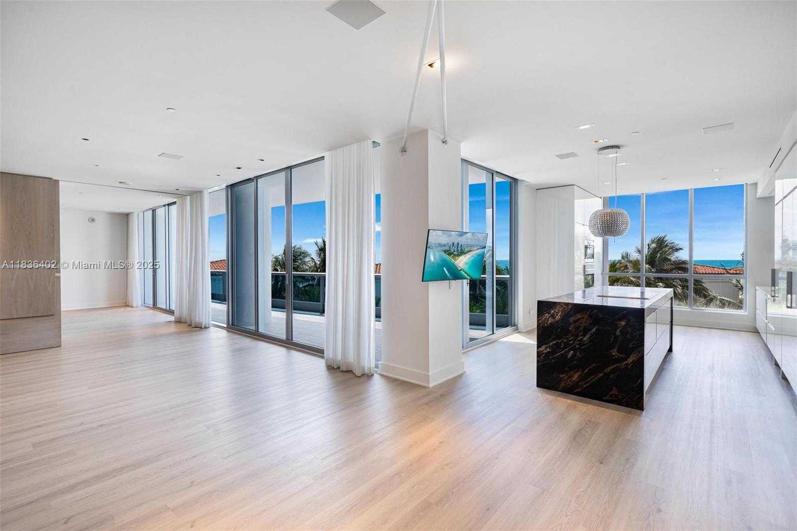 Small Image of 5959 COLLINS AVE #705, Miami Beach Number 3