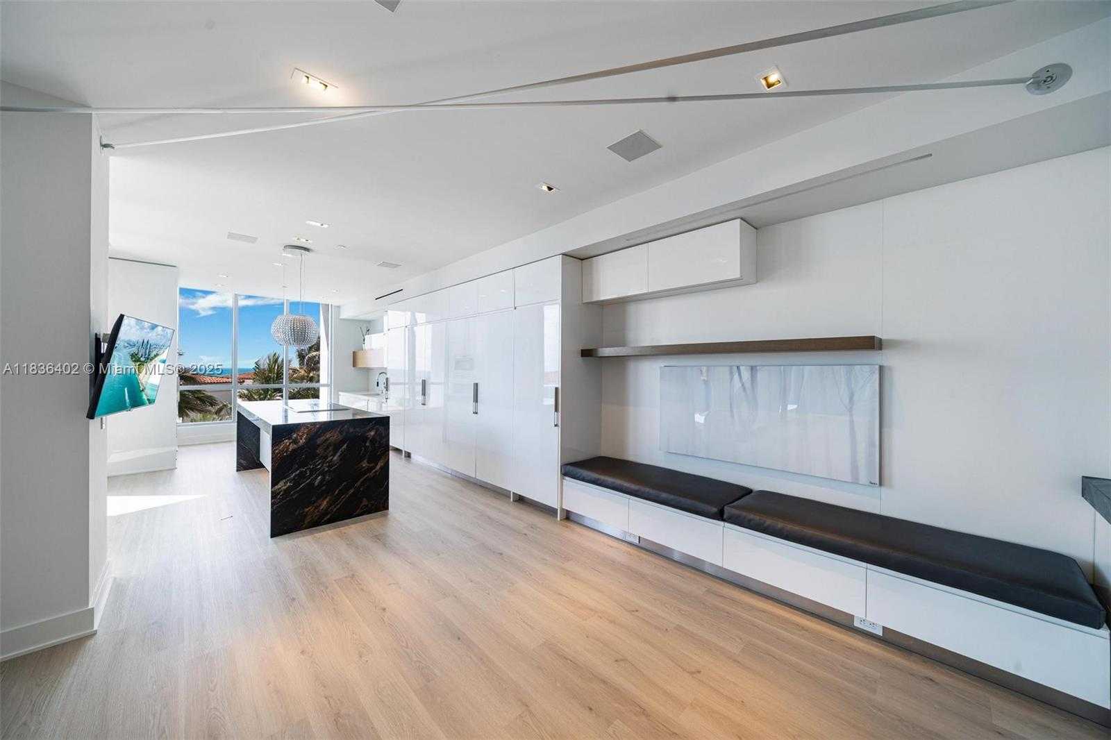 Small Image of 5959 COLLINS AVE #705, Miami Beach Number 4