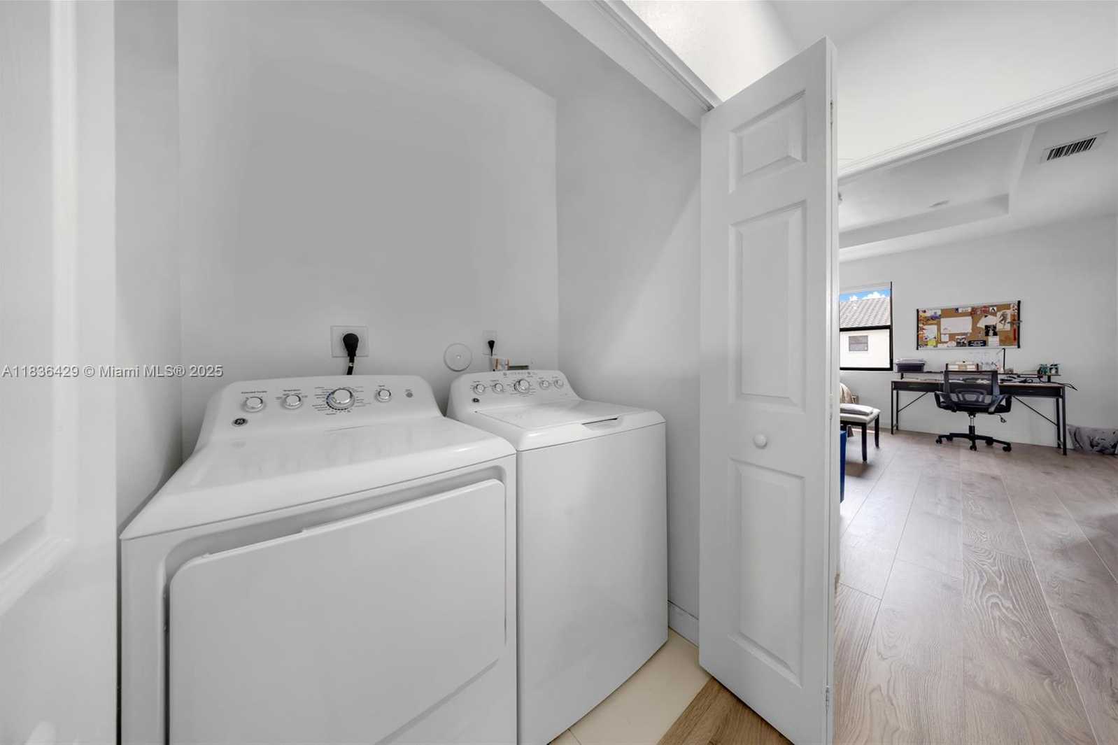 Small Image of 8877 NORTH WEST 103RD AVE, Doral Number 26