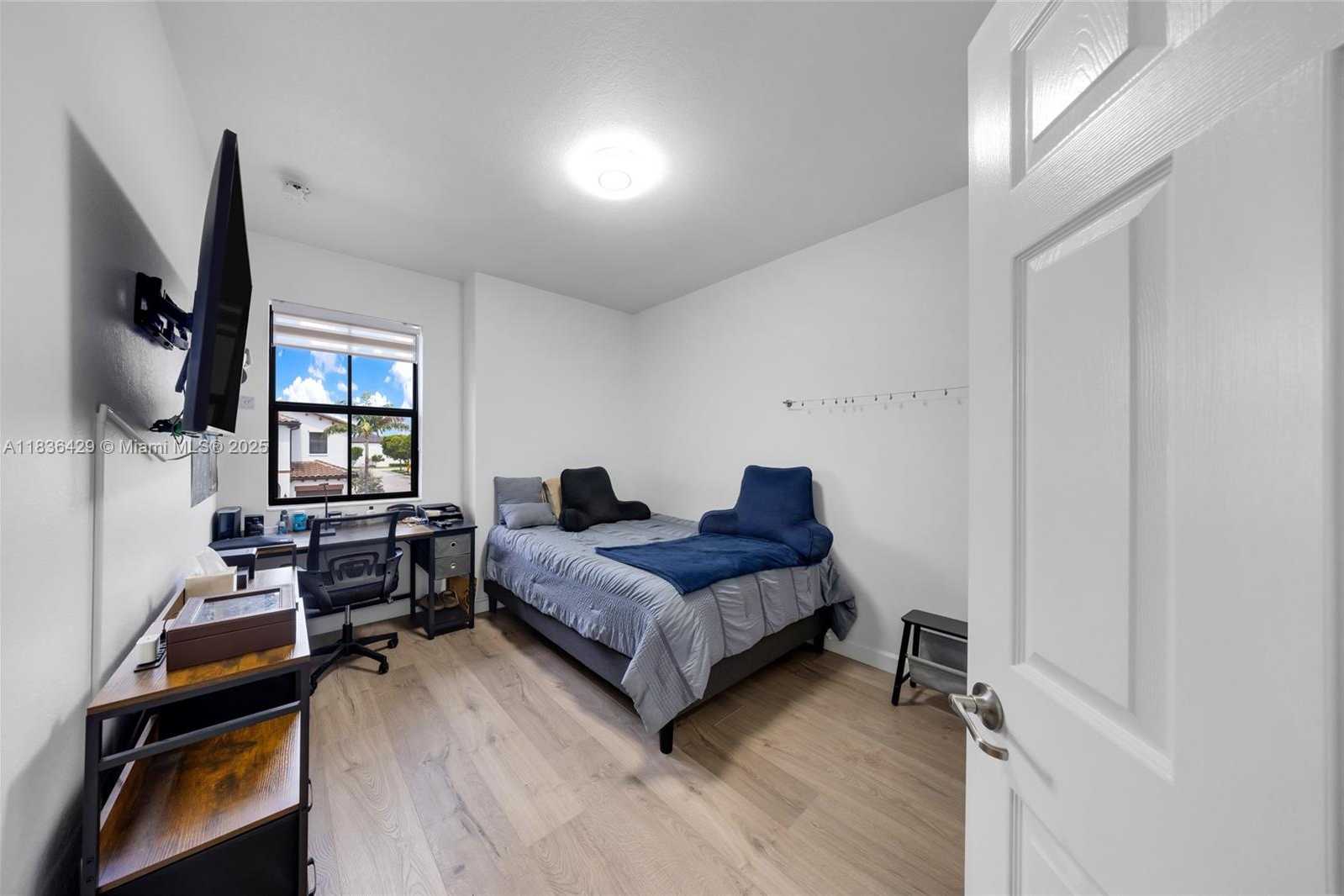 Small Image of 8877 NORTH WEST 103RD AVE, Doral Number 33