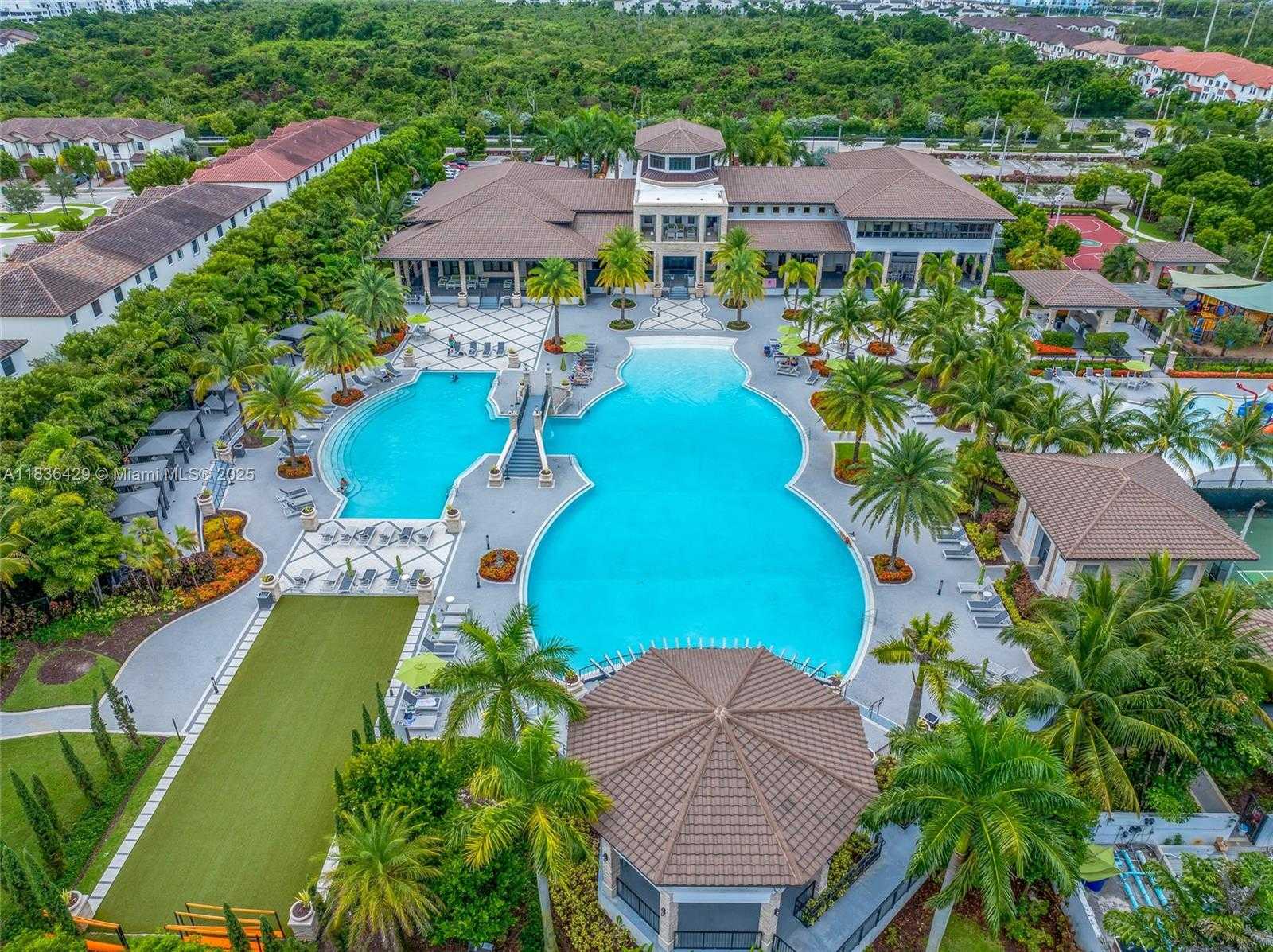 Small Image of 8877 NORTH WEST 103RD AVE, Doral Number 38