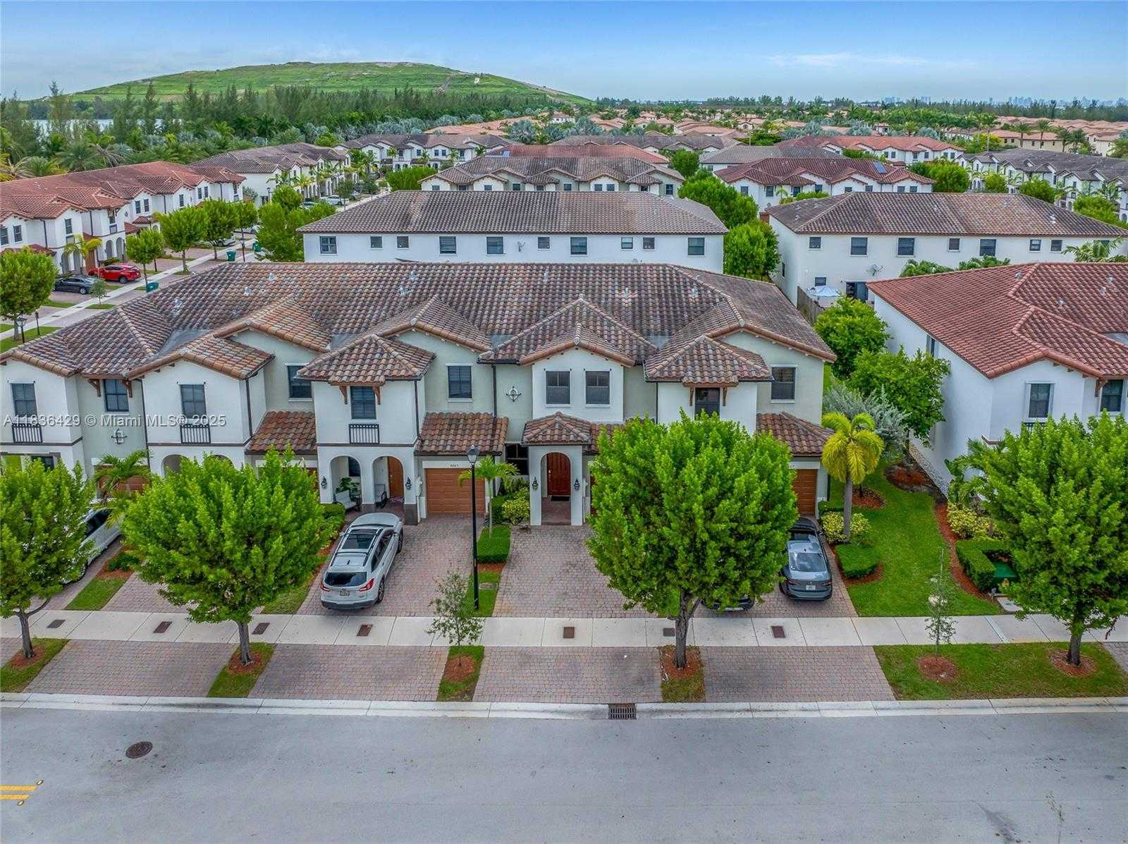 Small Image of 8877 NORTH WEST 103RD AVE, Doral Number 49