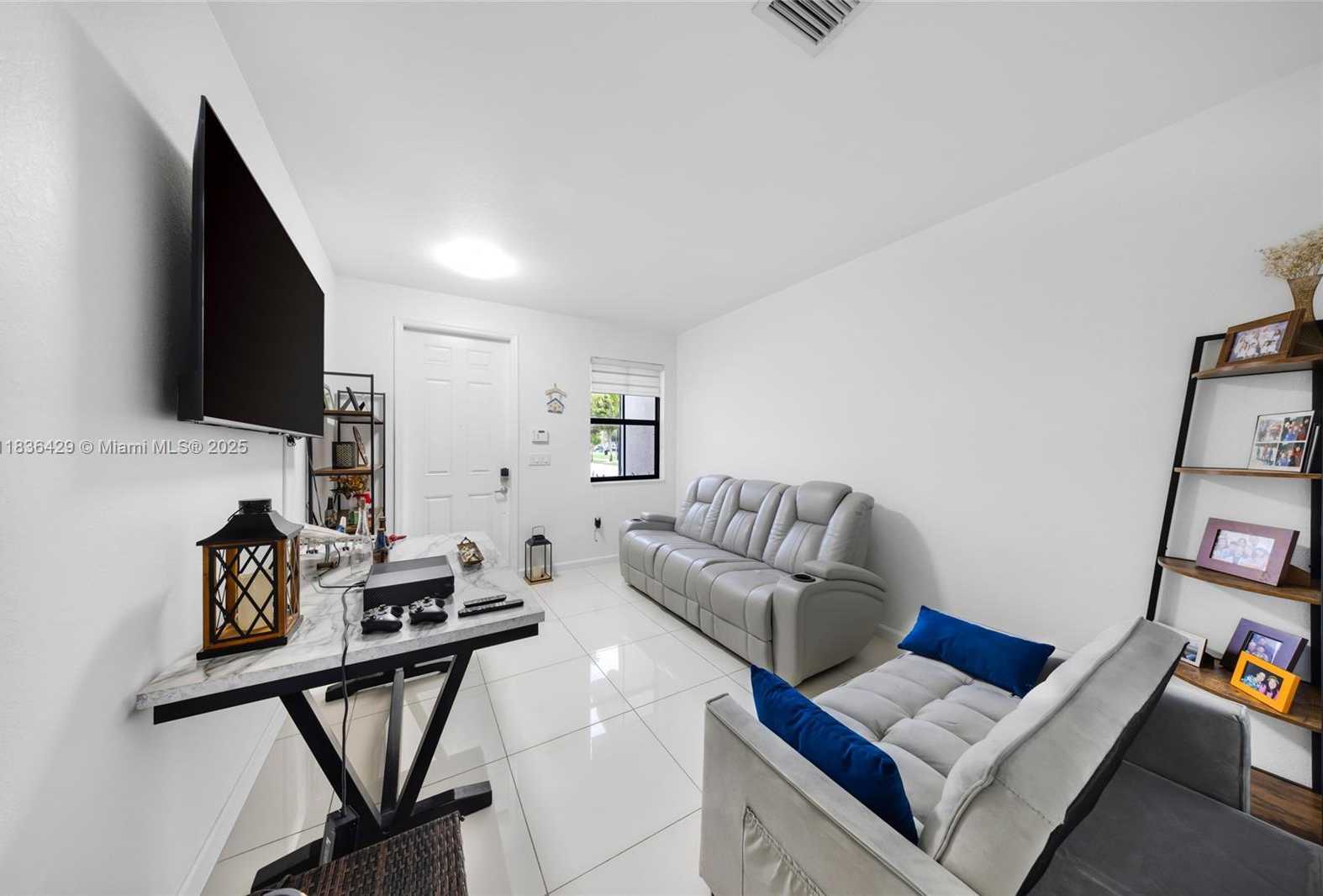 Small Image of 8877 NORTH WEST 103RD AVE, Doral Number 6