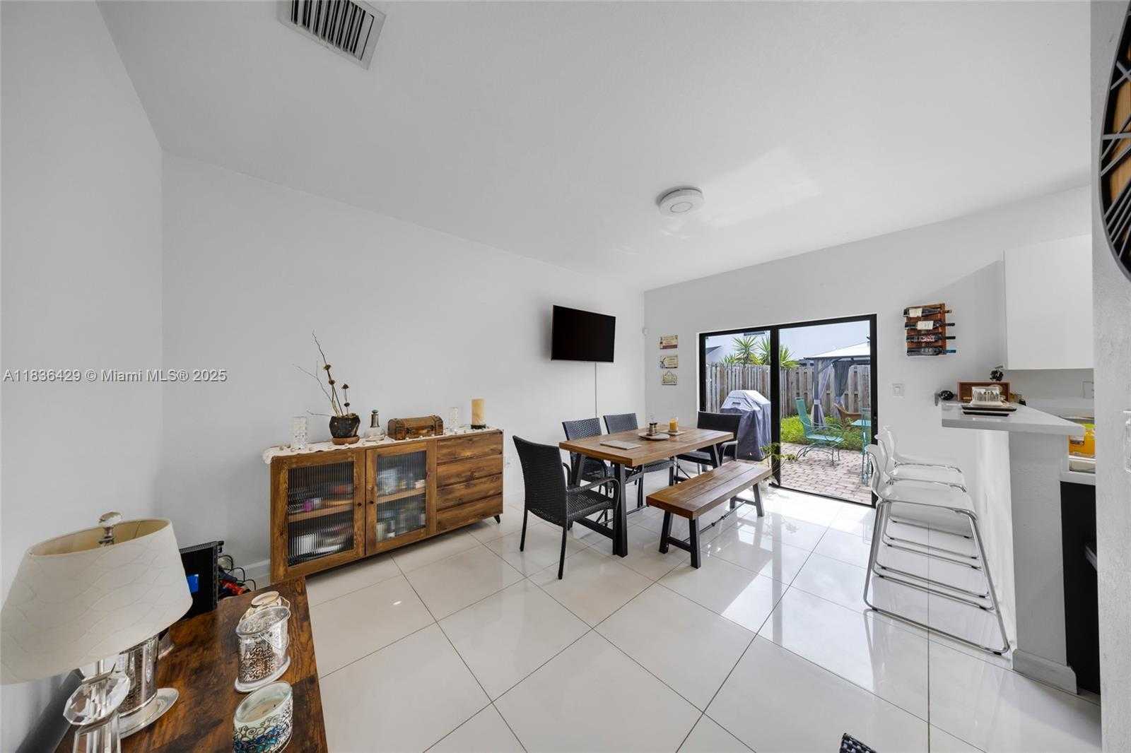 Small Image of 8877 NORTH WEST 103RD AVE, Doral Number 7
