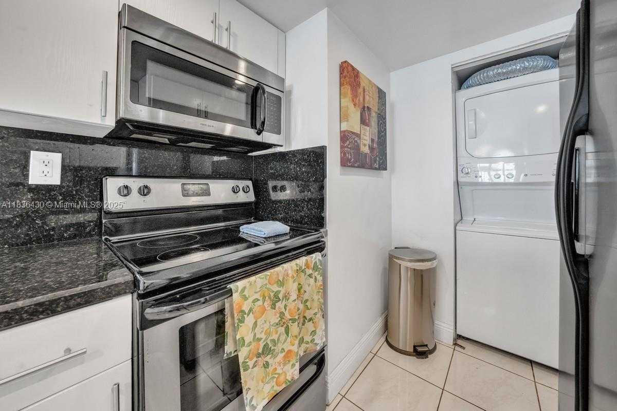 Small Image of 1717 NORTH BAYSHORE DR #A-3237, Miami Number 10