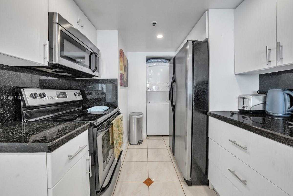 Small Image of 1717 NORTH BAYSHORE DR #A-3237, Miami Number 11
