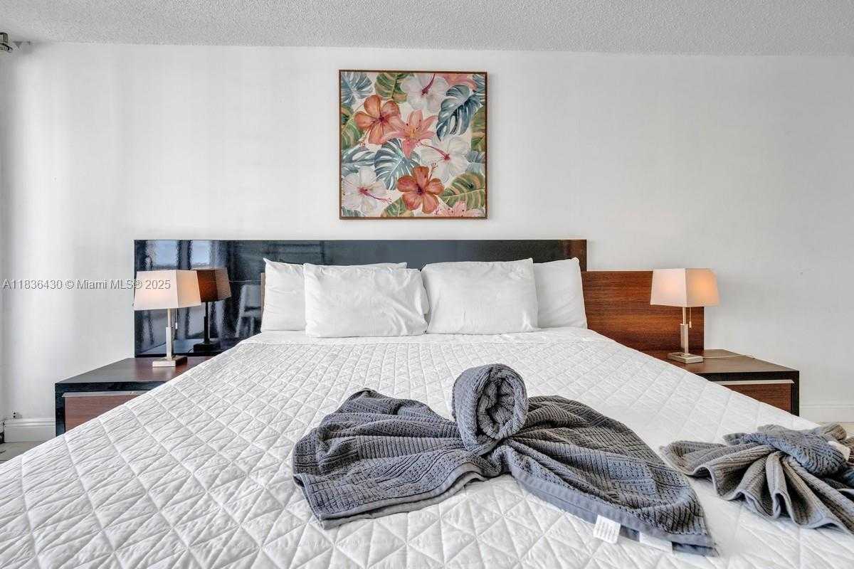 Small Image of 1717 NORTH BAYSHORE DR #A-3237, Miami Number 15
