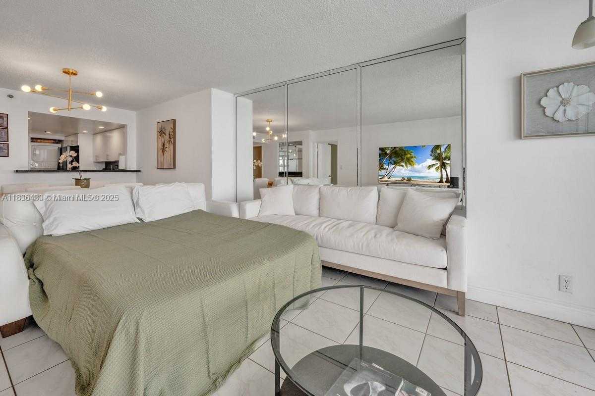 Small Image of 1717 NORTH BAYSHORE DR #A-3237, Miami Number 21
