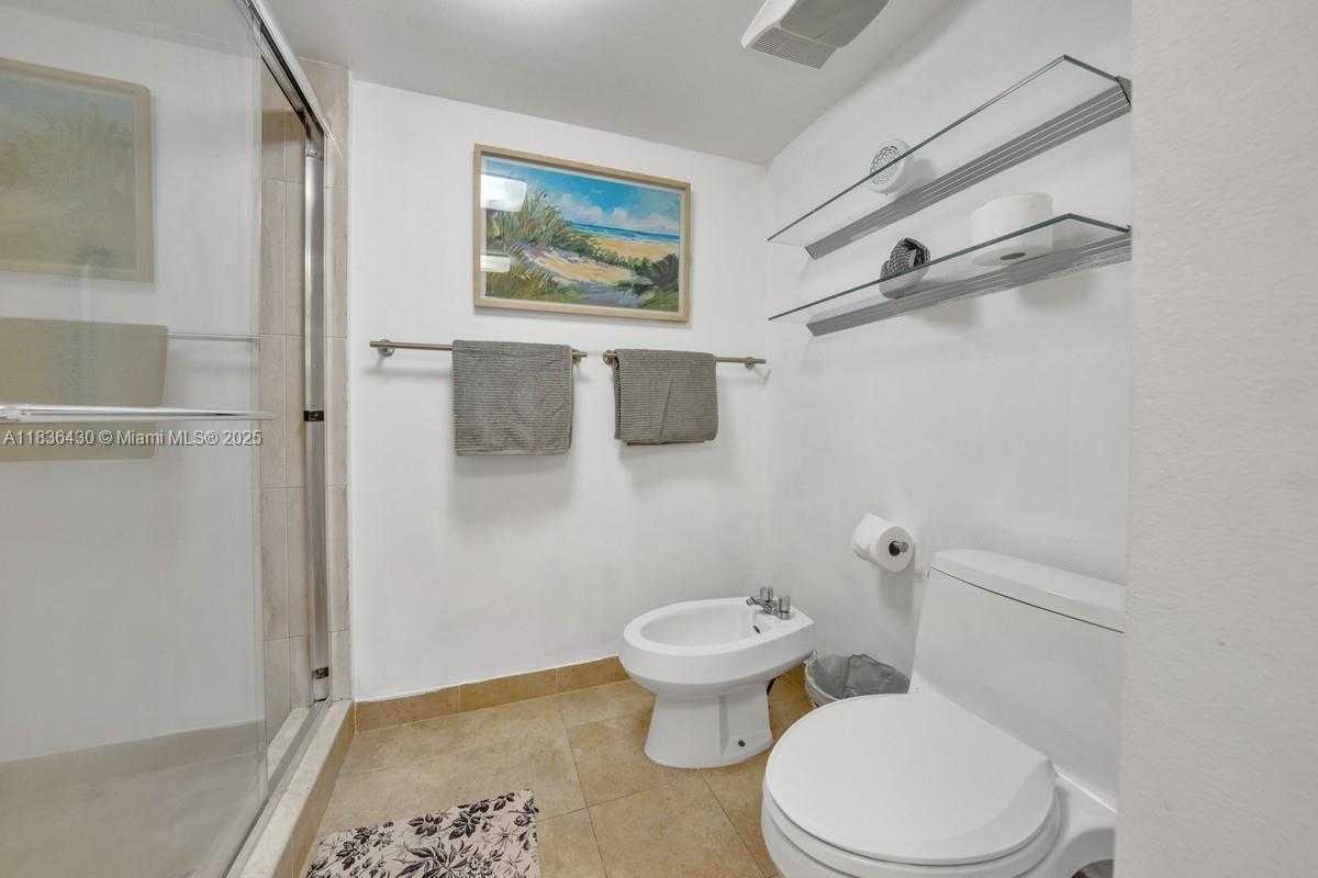 Small Image of 1717 NORTH BAYSHORE DR #A-3237, Miami Number 23