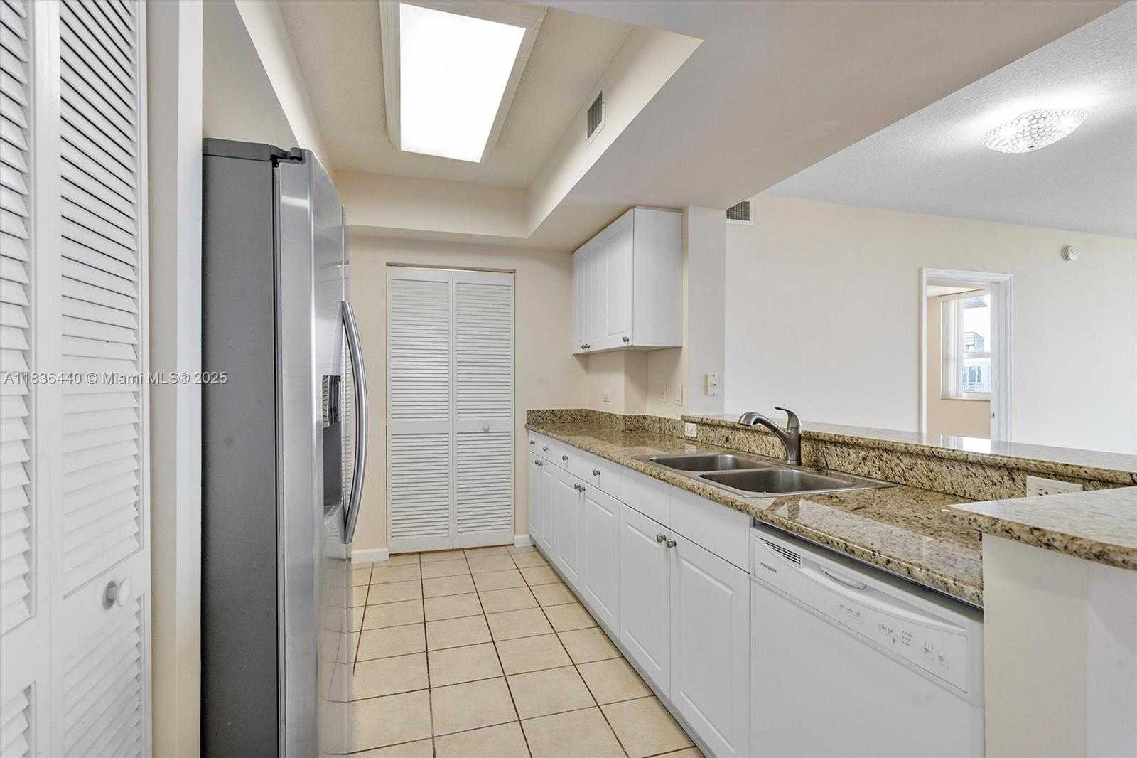 Small Image of 19501 WEST COUNTRY CLUB DR #912, Aventura Number 18