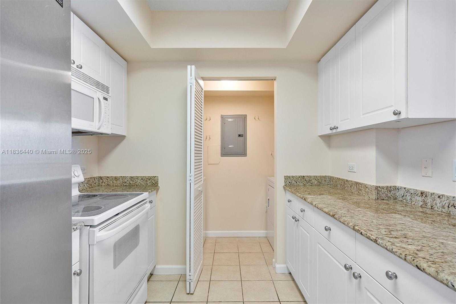 Small Image of 19501 WEST COUNTRY CLUB DR #912, Aventura Number 21