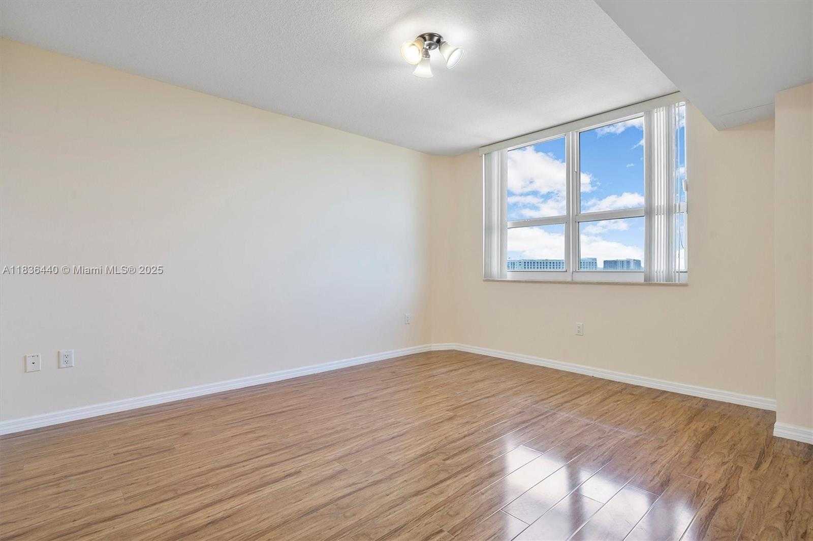 Small Image of 19501 WEST COUNTRY CLUB DR #912, Aventura Number 28