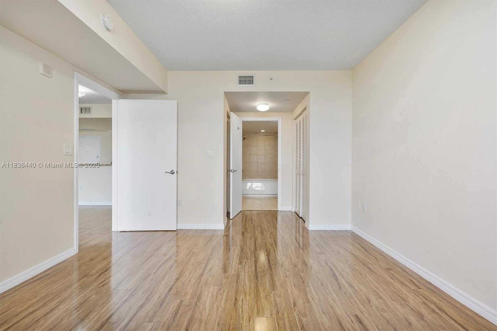 Small Image of 19501 WEST COUNTRY CLUB DR #912, Aventura Number 31
