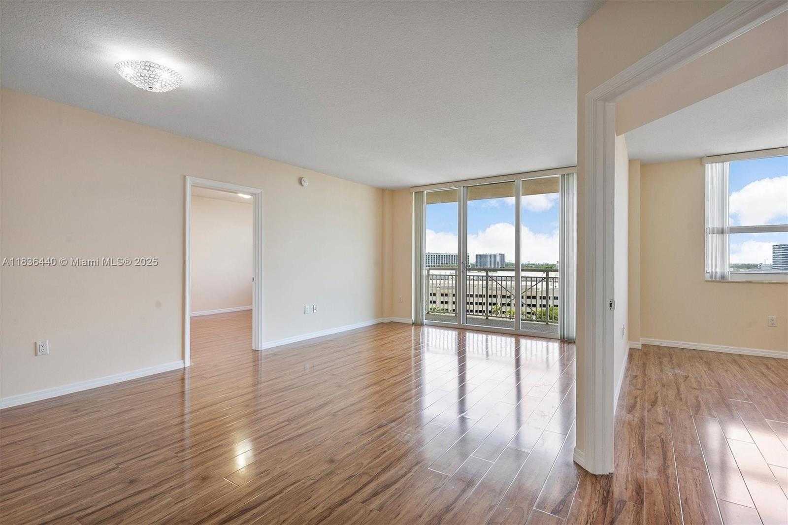 Small Image of 19501 WEST COUNTRY CLUB DR #912, Aventura Number 4