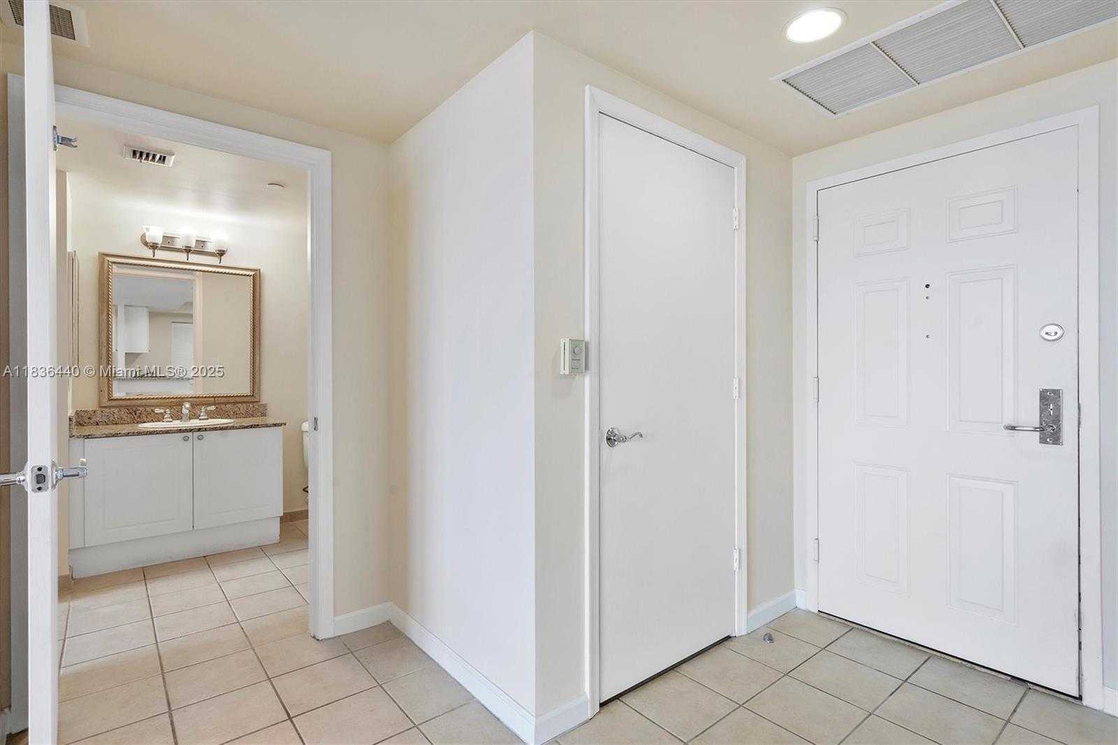 Small Image of 19501 WEST COUNTRY CLUB DR #912, Aventura Number 47