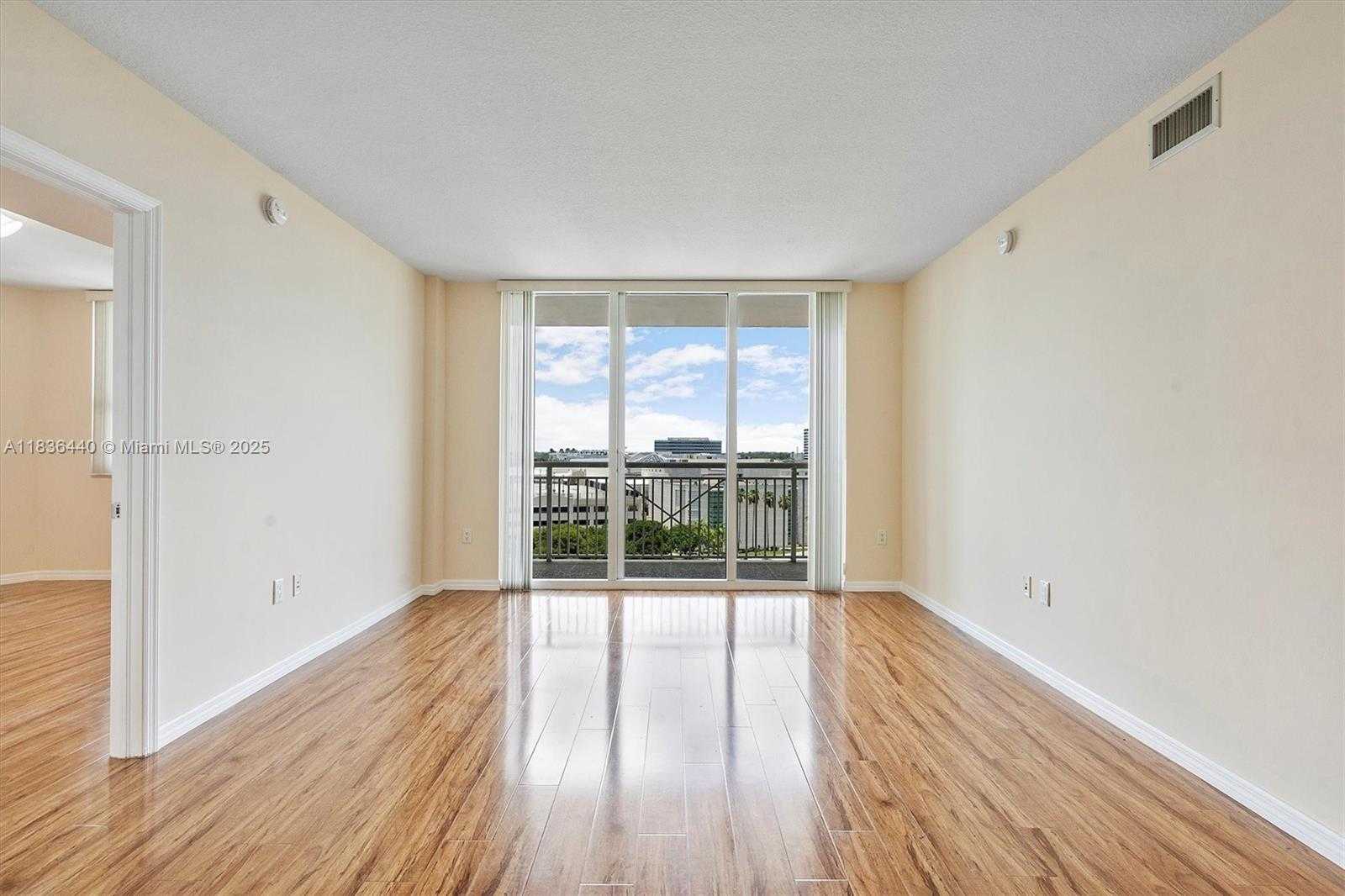 Small Image of 19501 WEST COUNTRY CLUB DR #912, Aventura Number 7