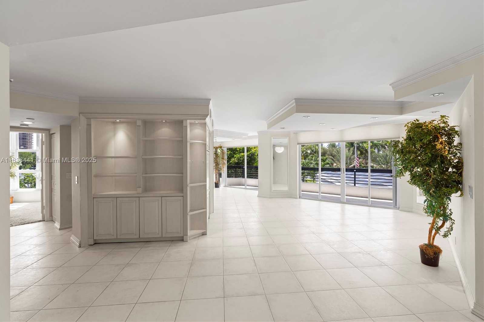 Small Image of 3500 MYSTIC POINTE DR #306, Aventura Number 10
