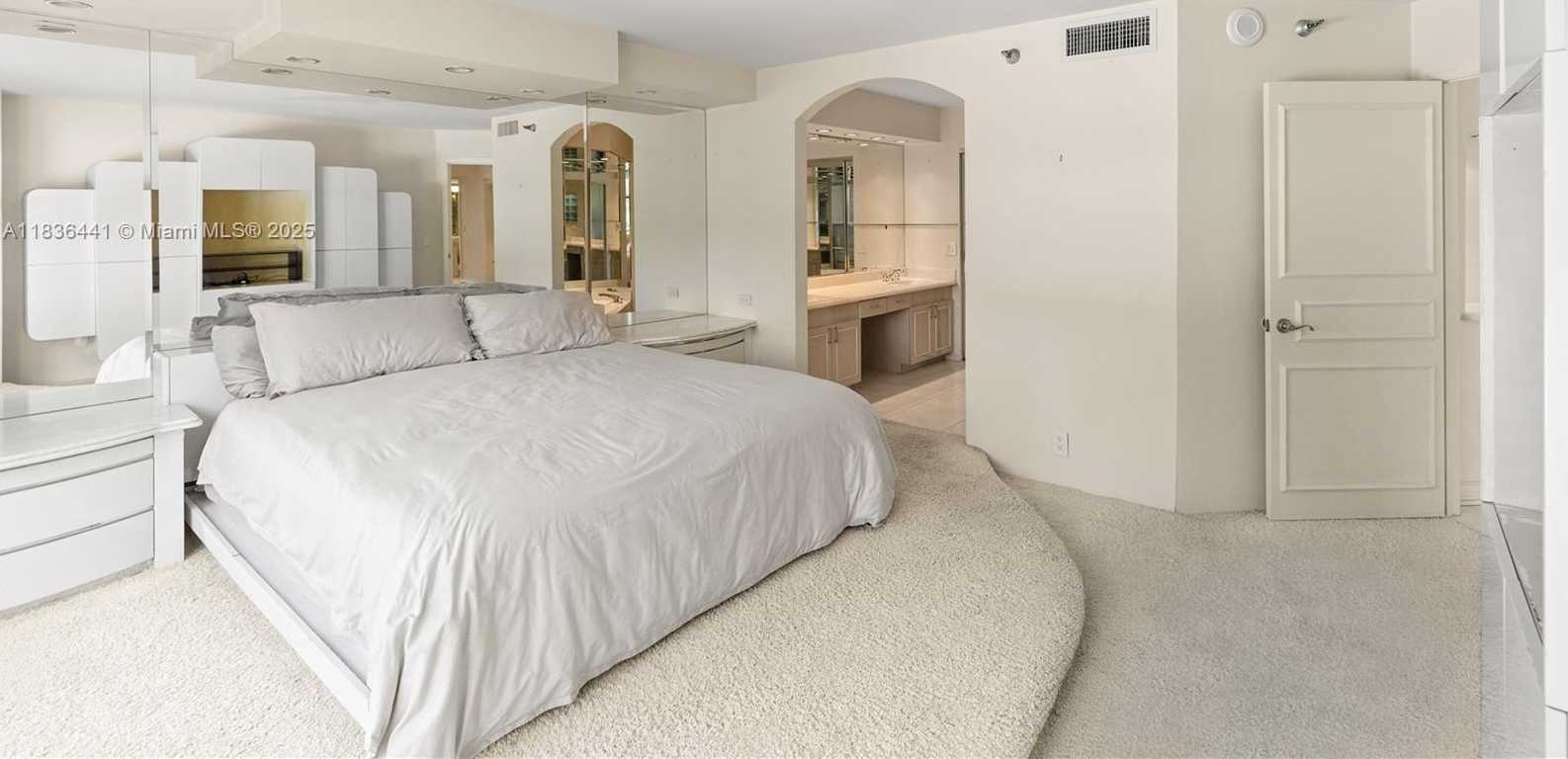 Small Image of 3500 MYSTIC POINTE DR #306, Aventura Number 12