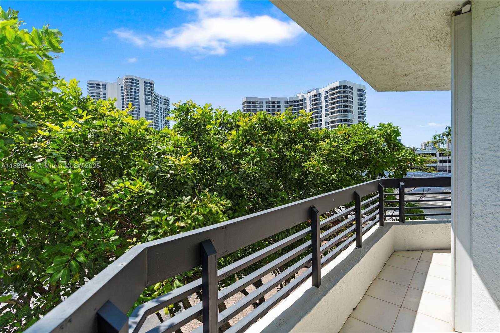 Small Image of 3500 MYSTIC POINTE DR #306, Aventura Number 18