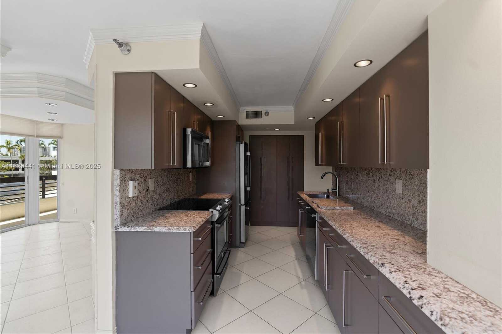Small Image of 3500 MYSTIC POINTE DR #306, Aventura Number 3