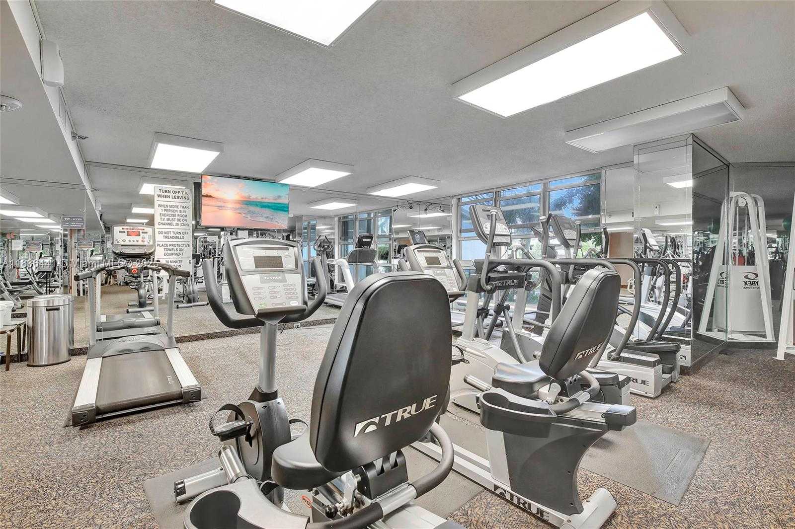 Small Image of 3500 MYSTIC POINTE DR #306, Aventura Number 38