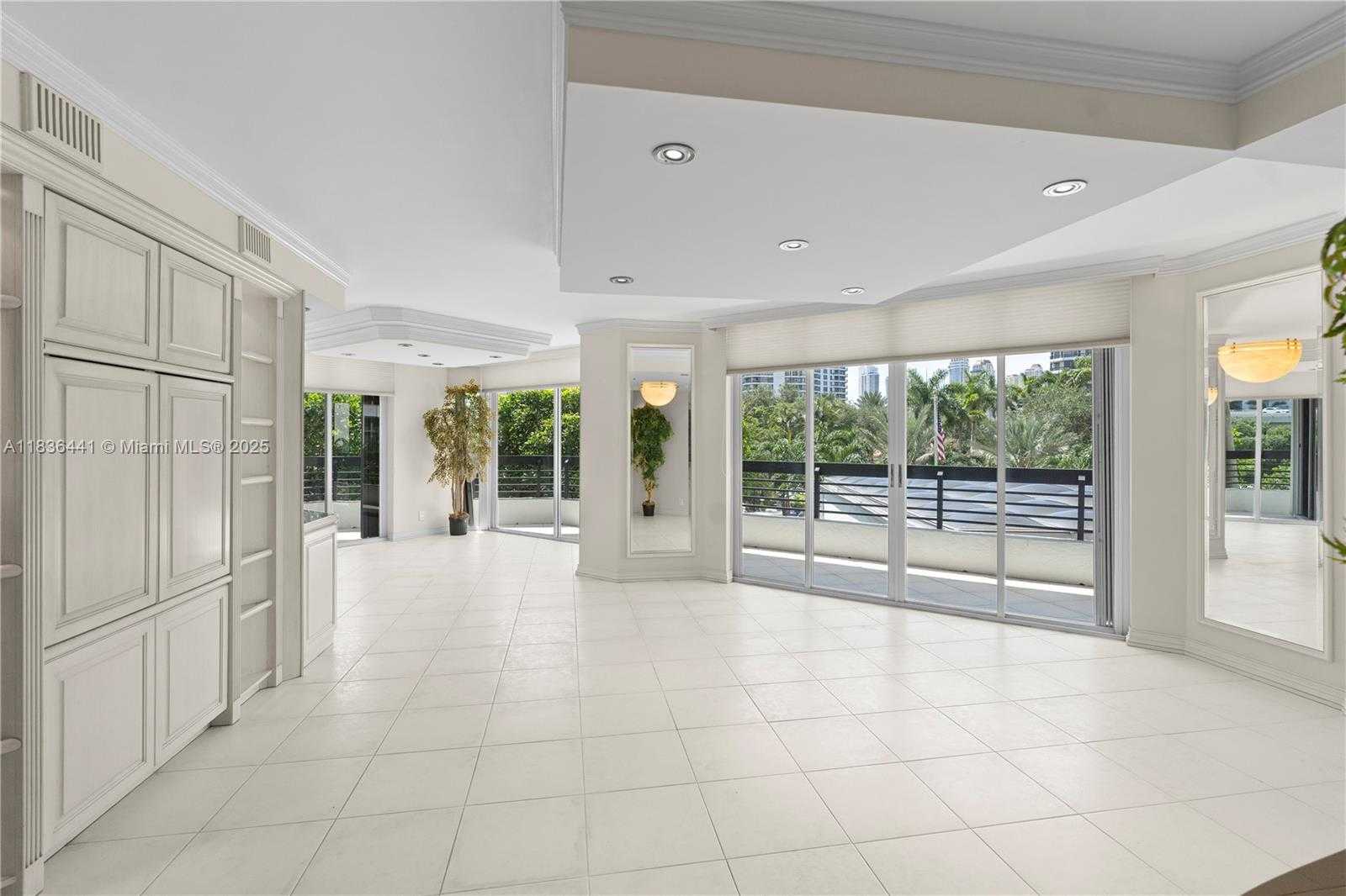 Small Image of 3500 MYSTIC POINTE DR #306, Aventura Number 7