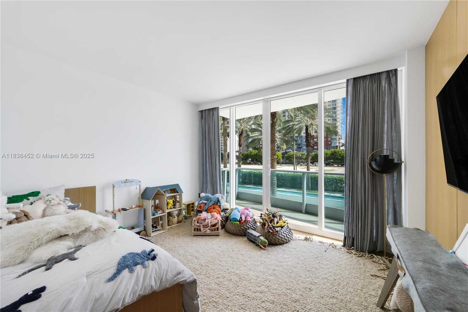 Small Image of 1331 BRICKELL BAY DR #BL-21, Miami Number 20
