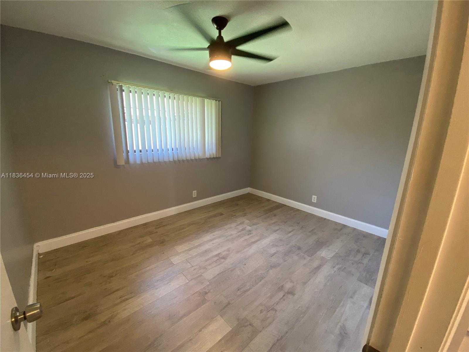 Small Image of 2031 SOUTH WEST 81ST WAY, Davie Number 10