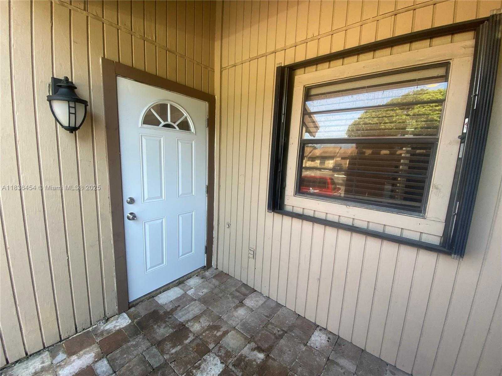 Small Image of 2031 SOUTH WEST 81ST WAY, Davie Number 16