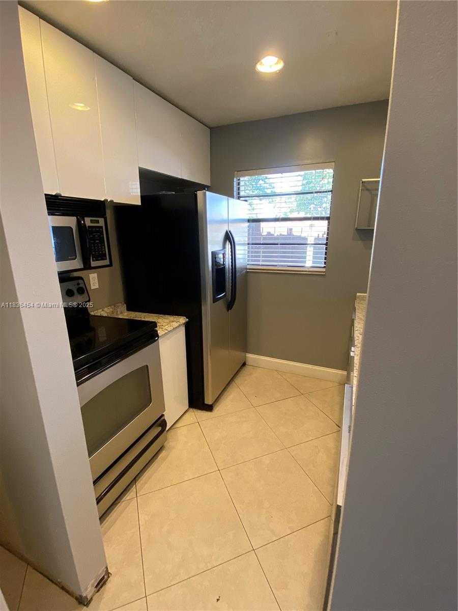 Small Image of 2031 SOUTH WEST 81ST WAY, Davie Number 21
