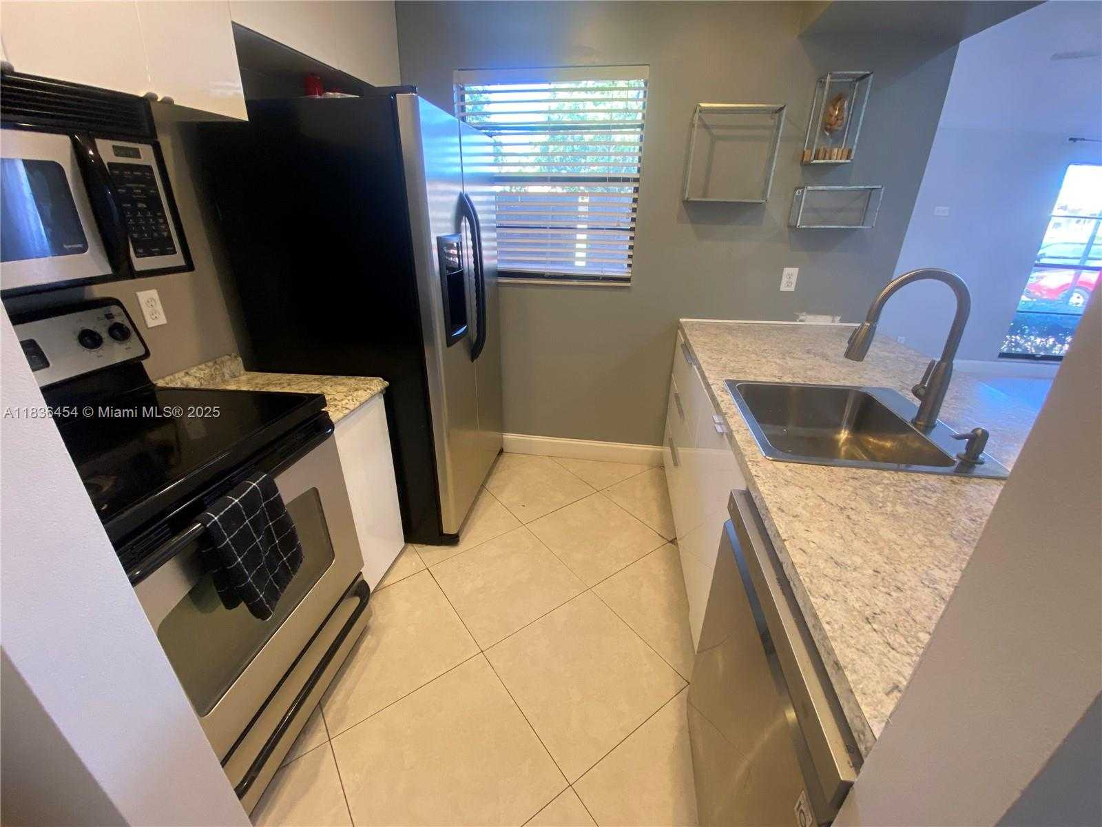 Small Image of 2031 SOUTH WEST 81ST WAY, Davie Number 4