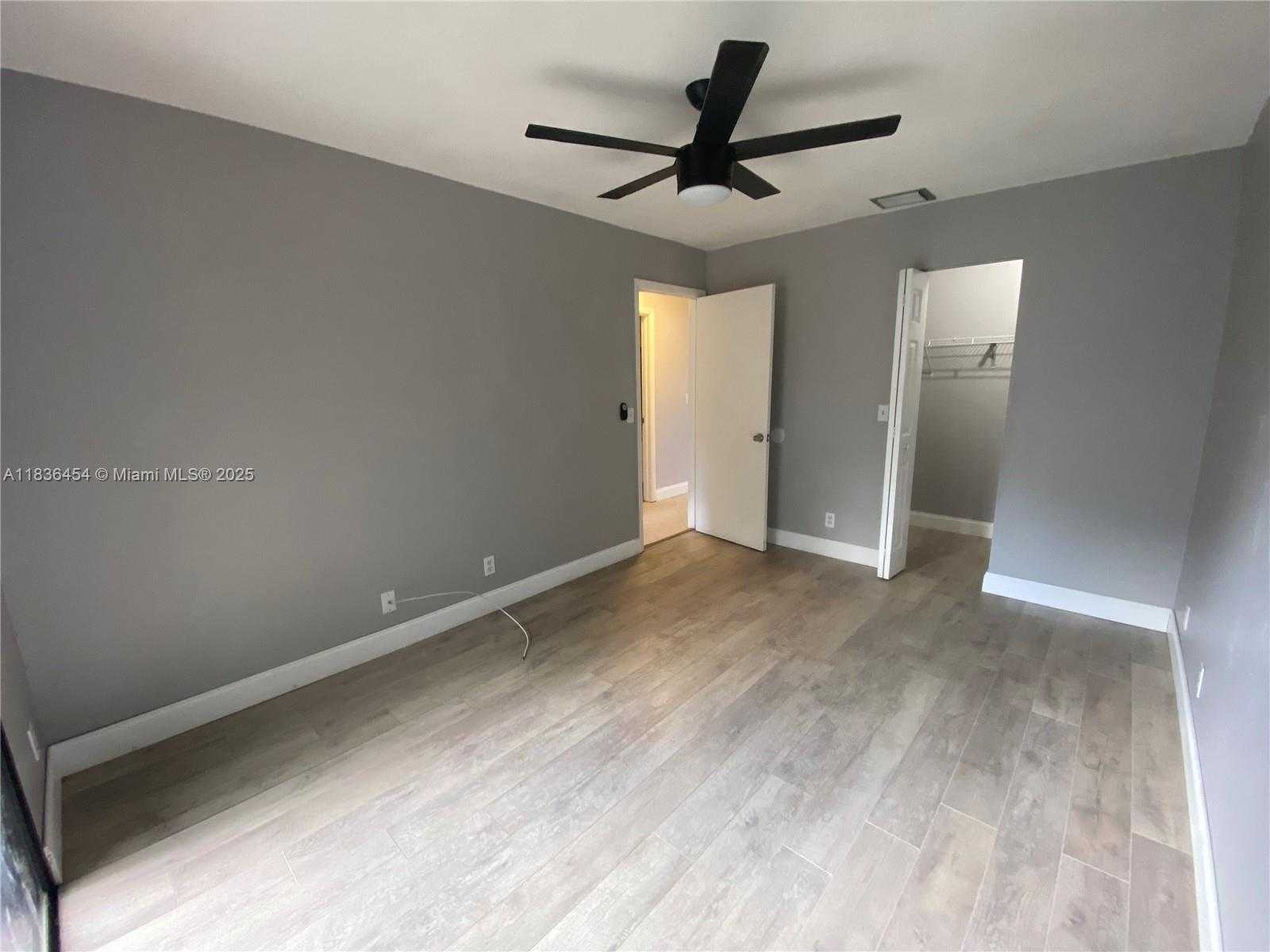Small Image of 2031 SOUTH WEST 81ST WAY, Davie Number 8