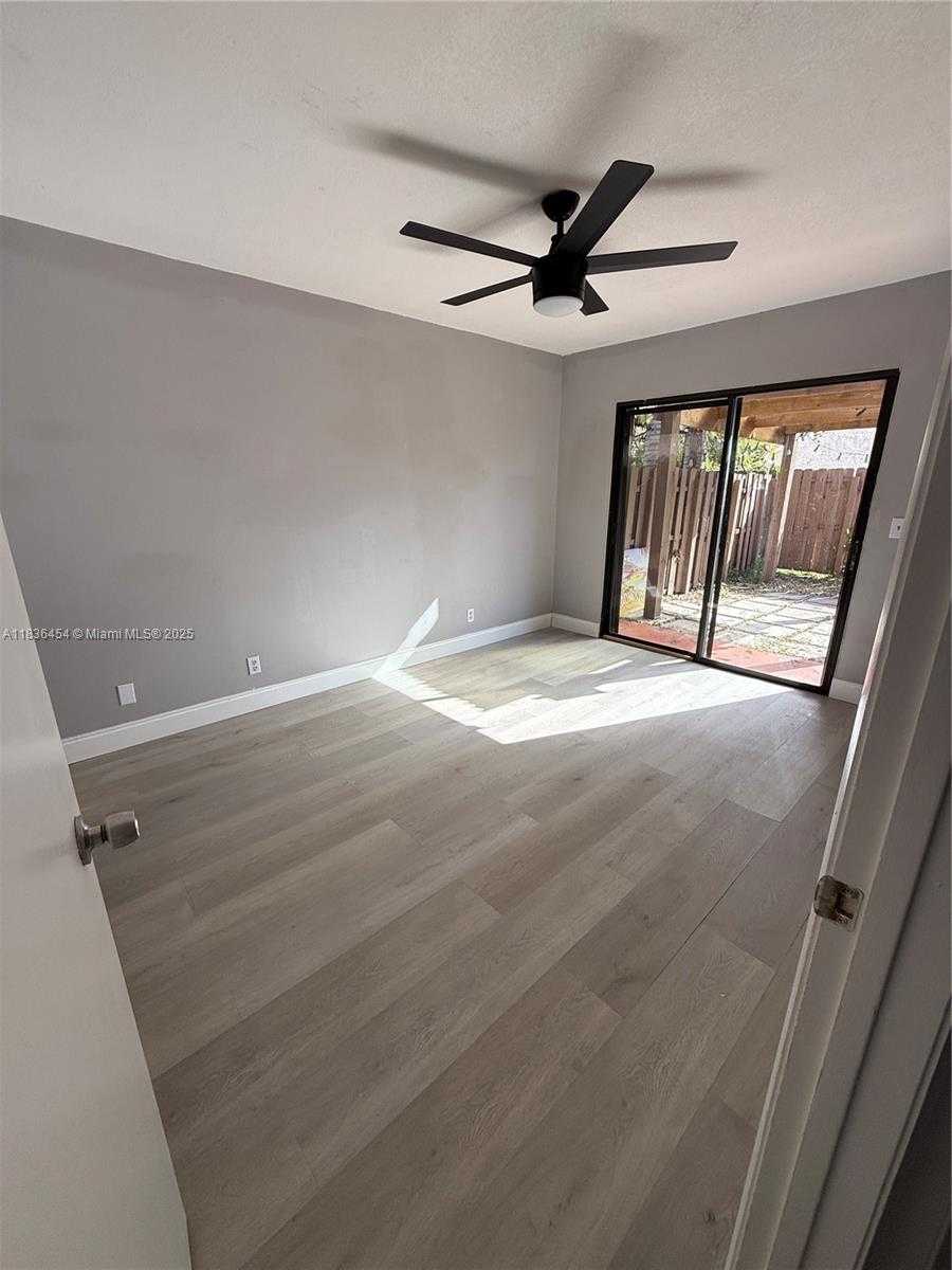 Small Image of 2031 SOUTH WEST 81ST WAY, Davie Number 9