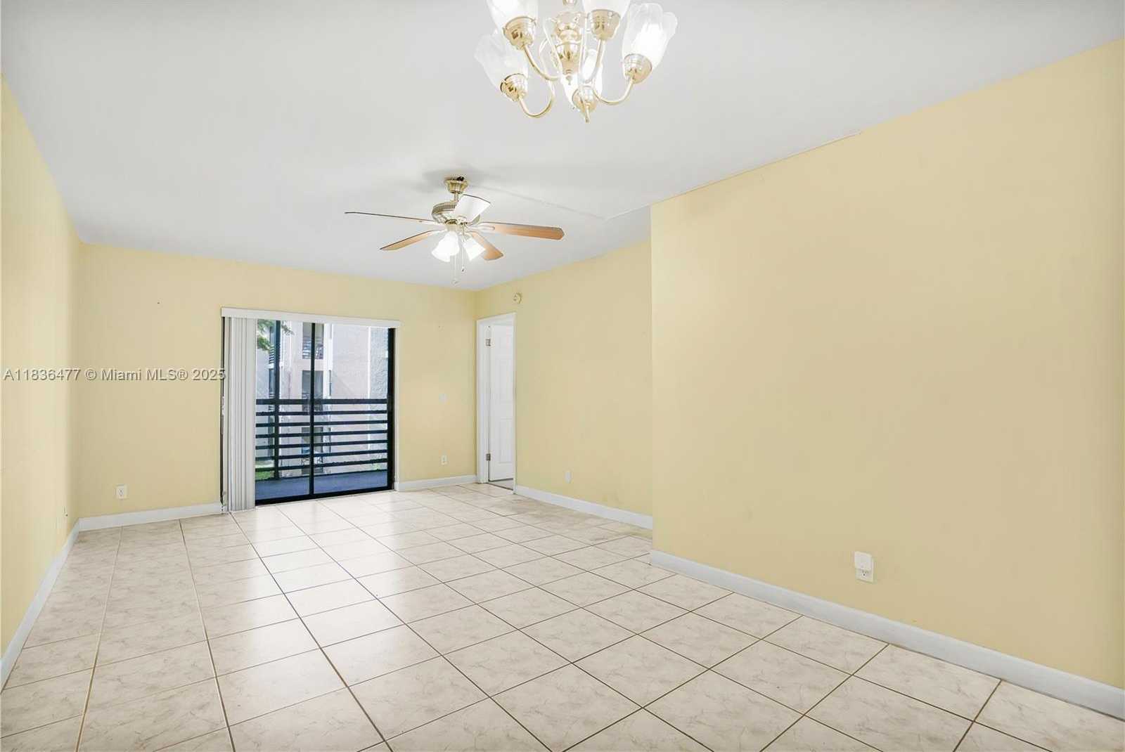Small Image of 10332 SUNRISE LAKES BLVD #206, Sunrise Number 3