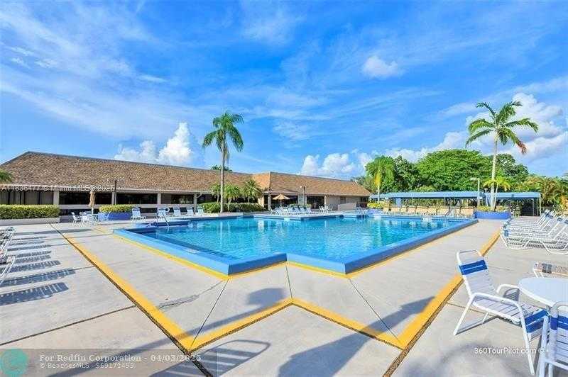 Small Image of 10332 SUNRISE LAKES BLVD #206, Sunrise Number 34