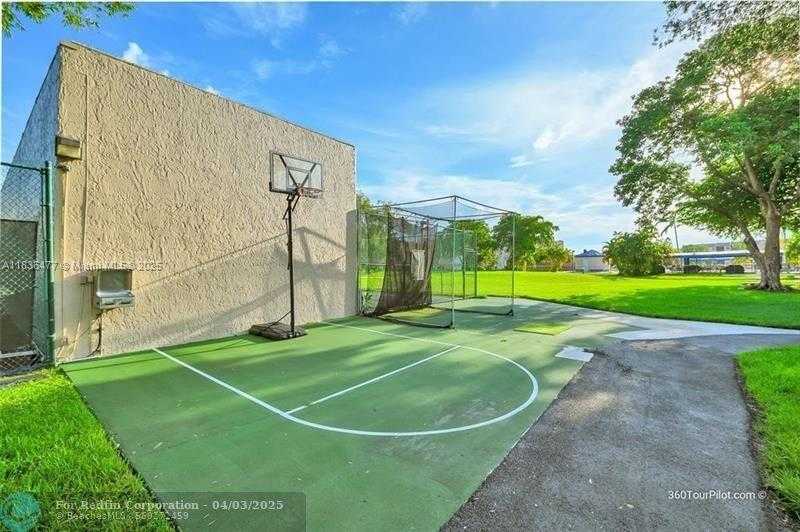Small Image of 10332 SUNRISE LAKES BLVD #206, Sunrise Number 36