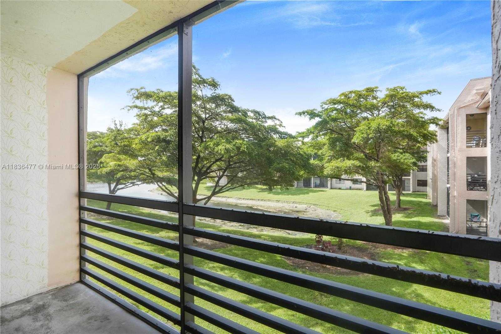 Small Image of 10332 SUNRISE LAKES BLVD #206, Sunrise Number 5